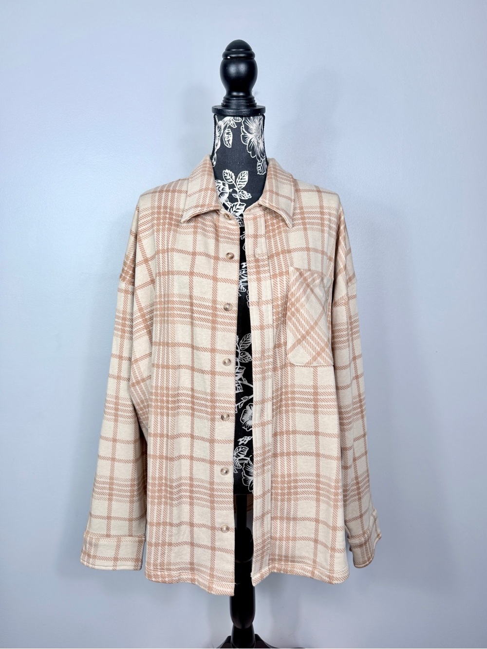 VS Pink beige plaid oversize soft button down long sleeve shacket size large